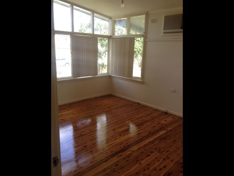 22 komiatum St, Holsworthy NSW 2173