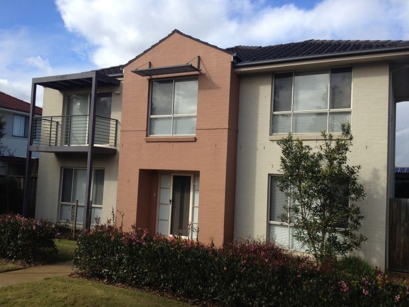 6 Hillsborough Crescent, Glenfield NSW 2167