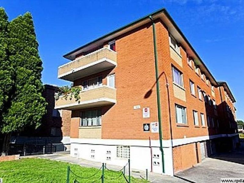 168 Sandal Crescent, Carramar NSW 2163