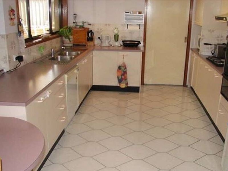 – Broadford Street, St Andrews NSW 2566