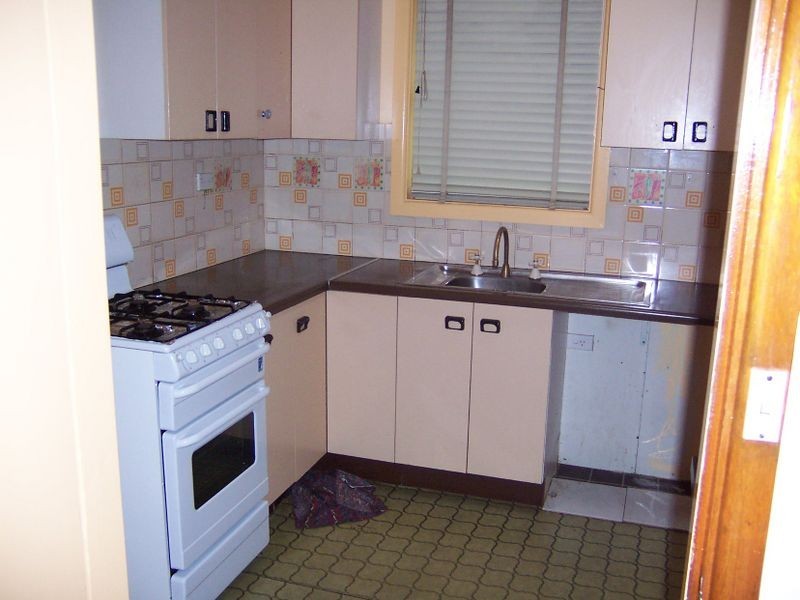 – Willan Drive, Cartwright NSW 2168