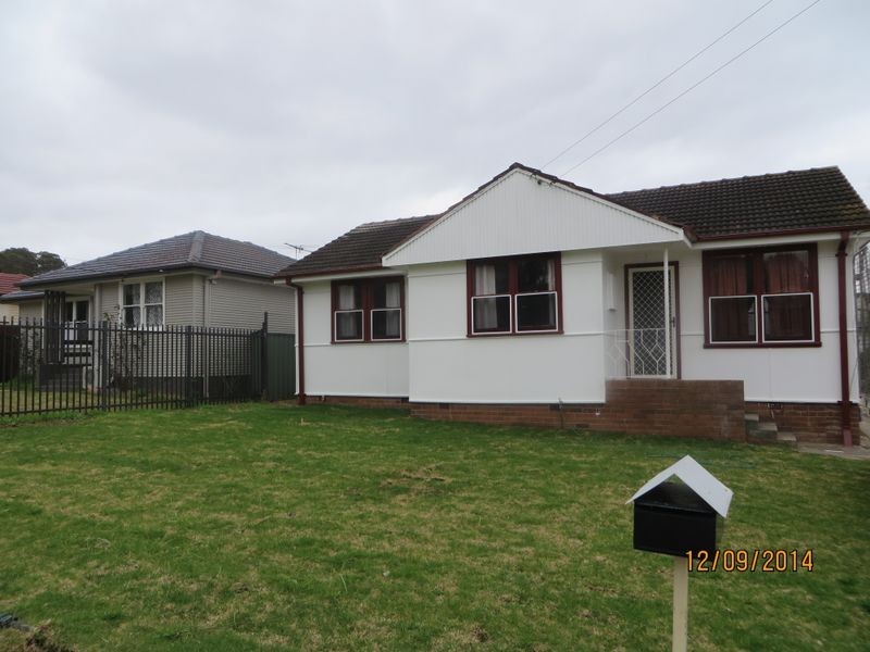 – Strickland Crescent, Ashcroft NSW 2168