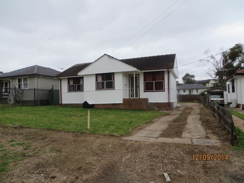 – Strickland Crescent, Ashcroft NSW 2168