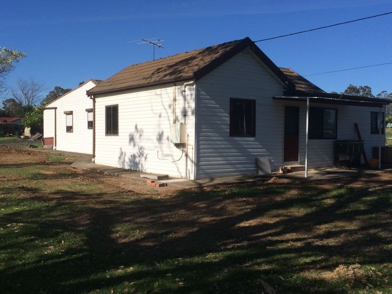 – Forth Ave,, Austral NSW 2179