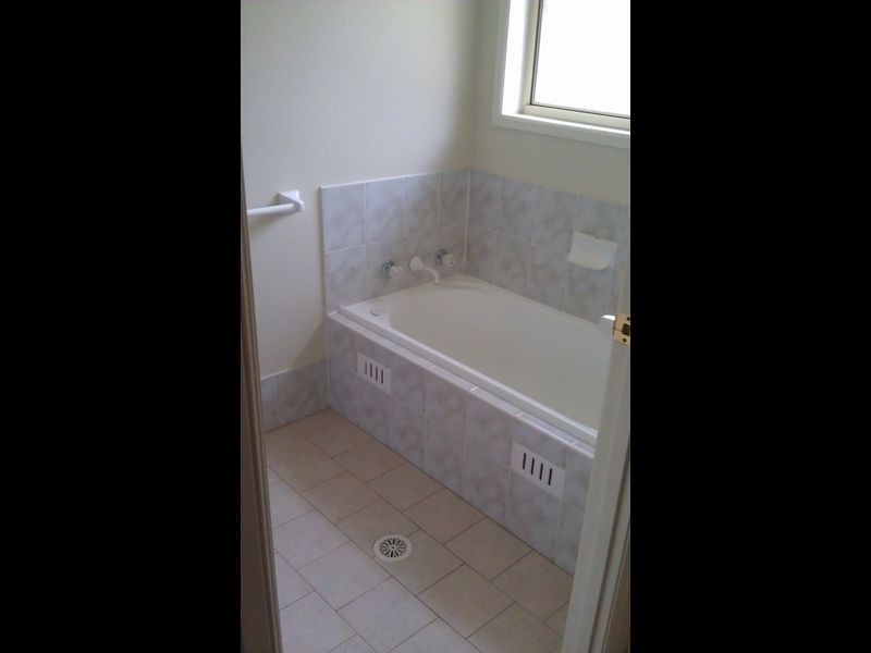 – Barrington Court, Holsworthy NSW 2173