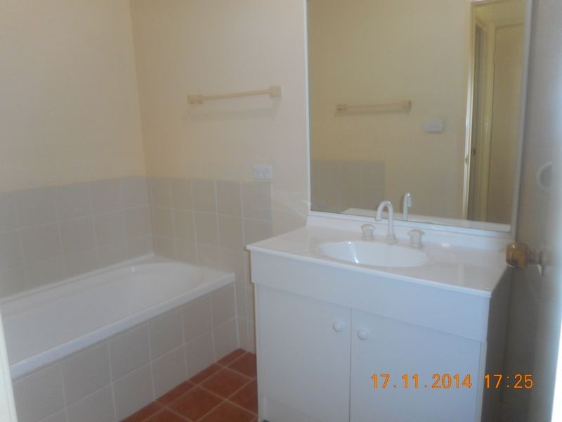 – FULLERTON AVE, St Helens Park NSW 2560