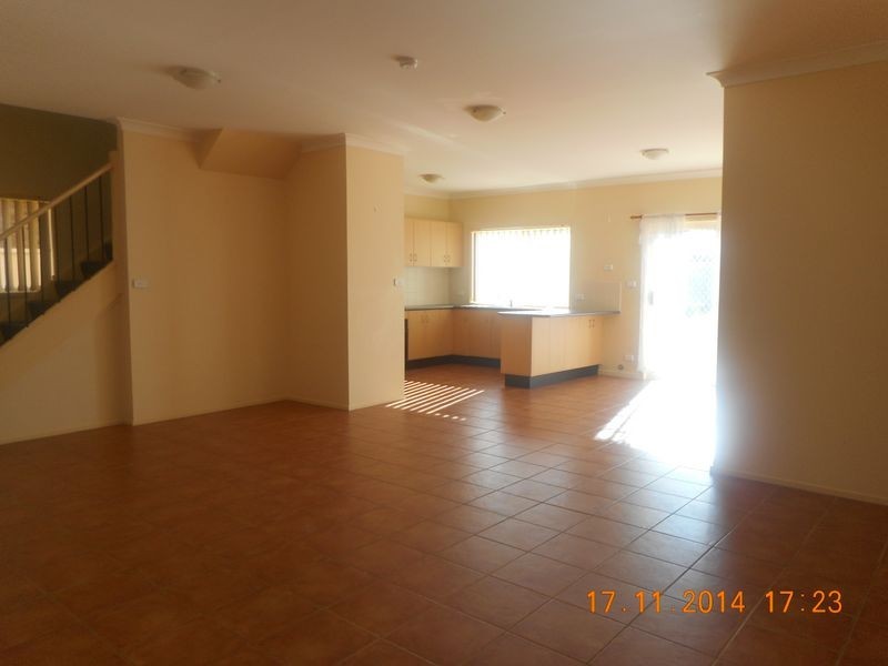 – FULLERTON AVE, St Helens Park NSW 2560