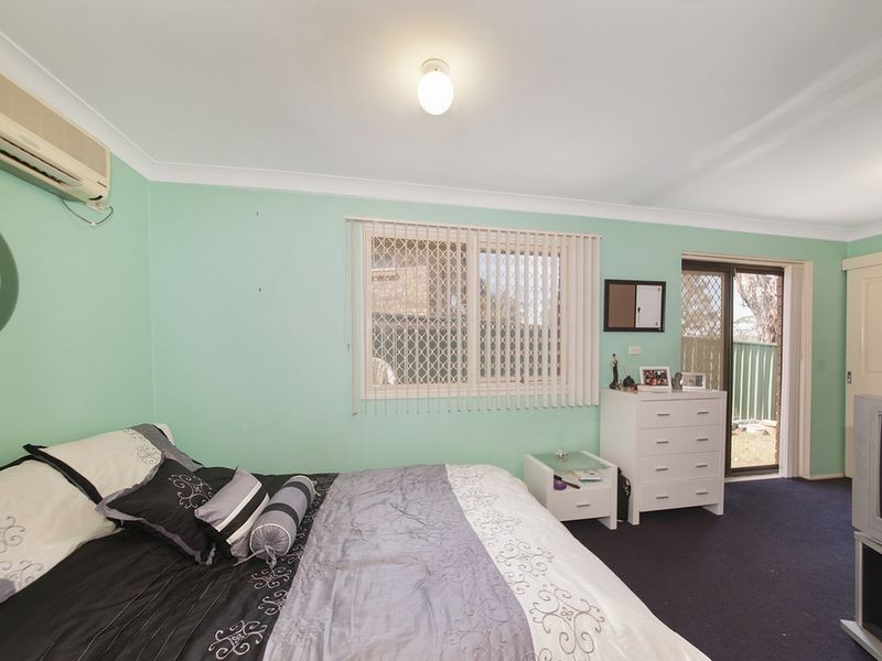 – Aminya Crescent, Bradbury NSW 2560