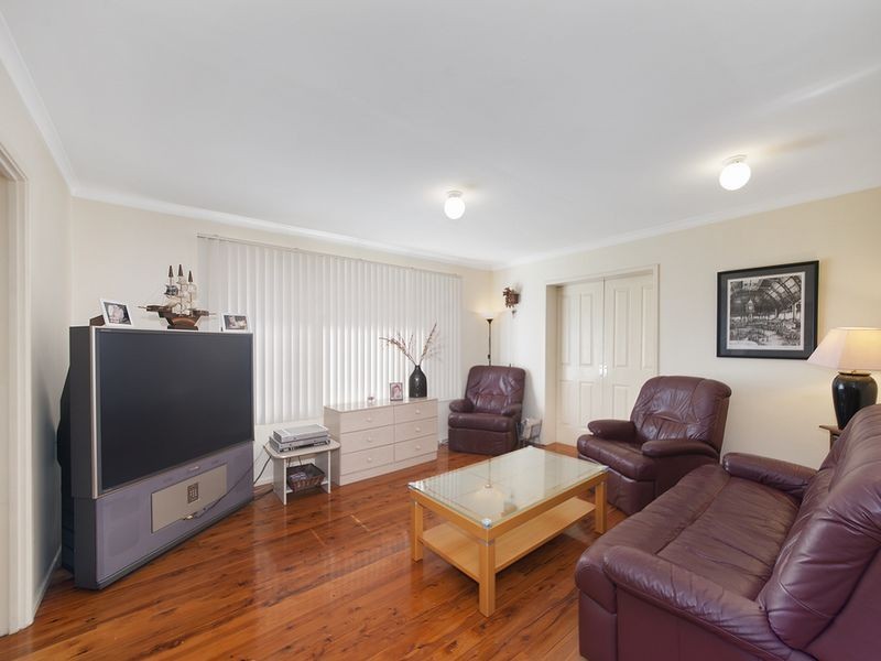 – Aminya Crescent, Bradbury NSW 2560