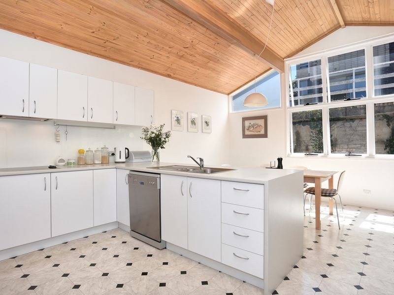 58 Crescent Road, Hamilton QLD 4007