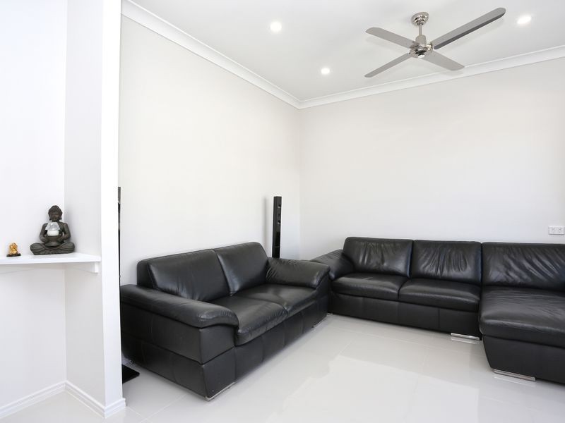 33 Blue Mountains Crescent, Fitzgibbon QLD 4018
