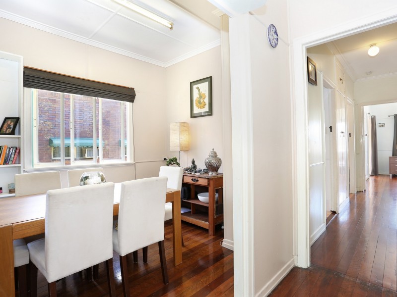 11 Wooloowin Avenue, Wooloowin QLD 4030