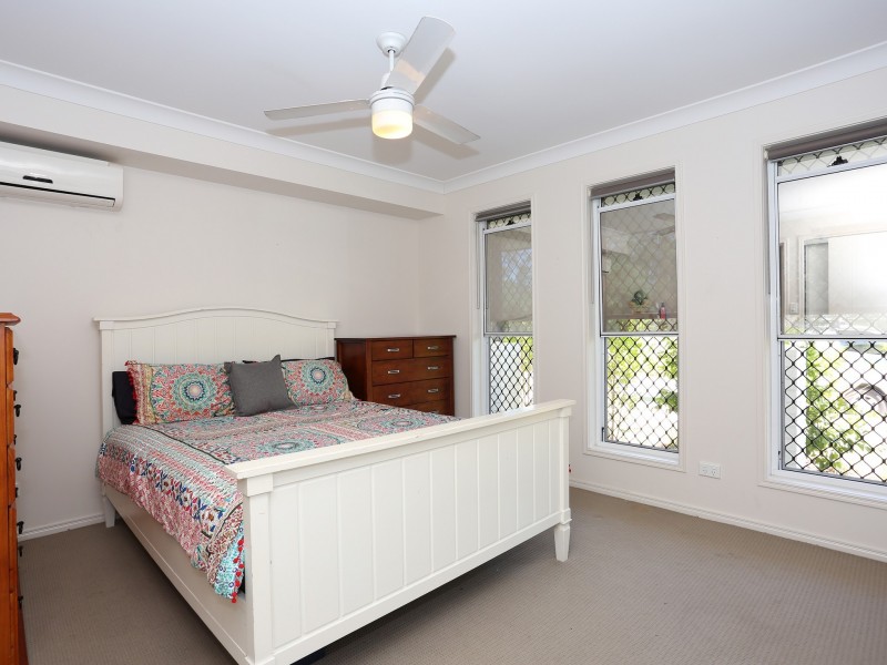 8 Diamantina Crescent, Fitzgibbon QLD 4018