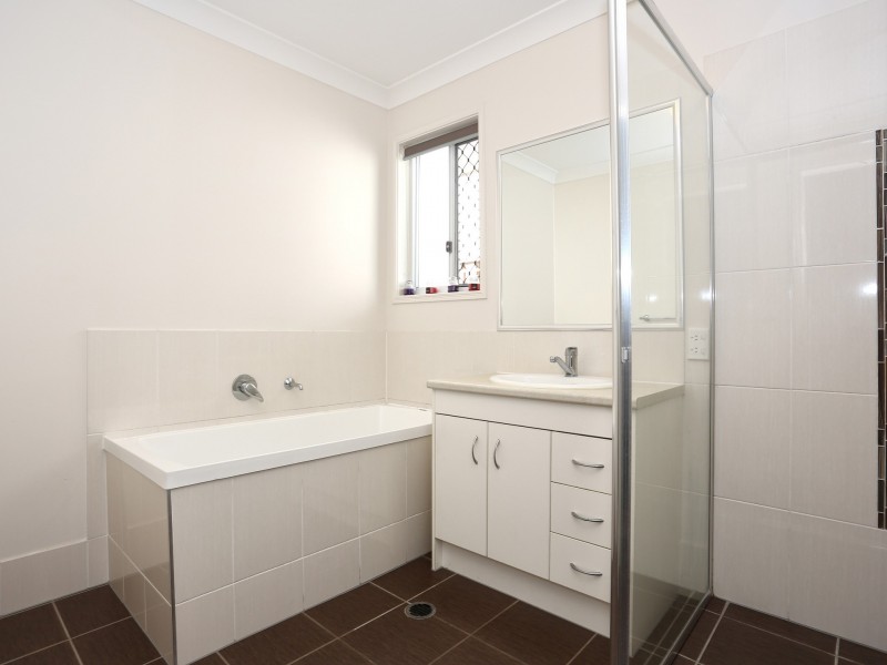 8 Diamantina Crescent, Fitzgibbon QLD 4018