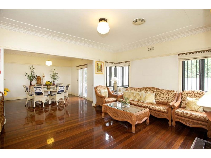 10 Grays Road, Hamilton QLD 4007