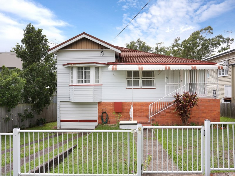 28 Solar Street, Coorparoo QLD 4151