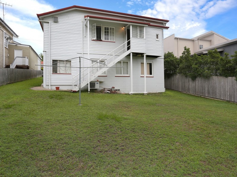 28 Solar Street, Coorparoo QLD 4151