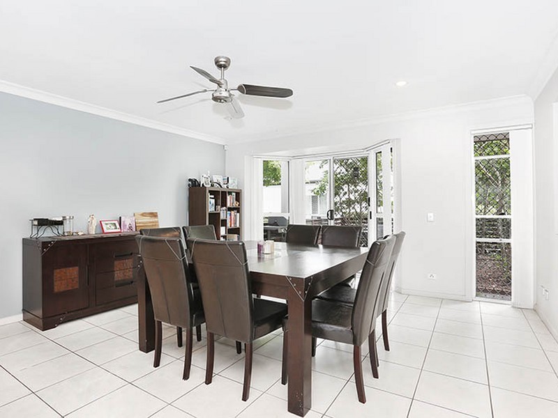 8 Grays Road, Hamilton QLD 4007