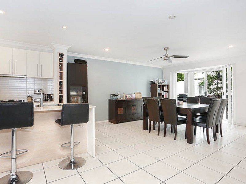 8 Grays Road, Hamilton QLD 4007