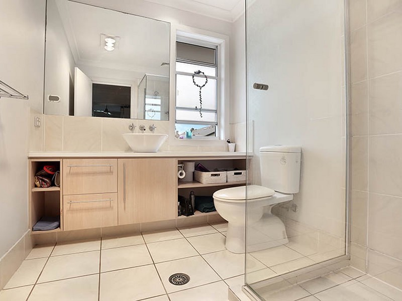 8 Grays Road, Hamilton QLD 4007