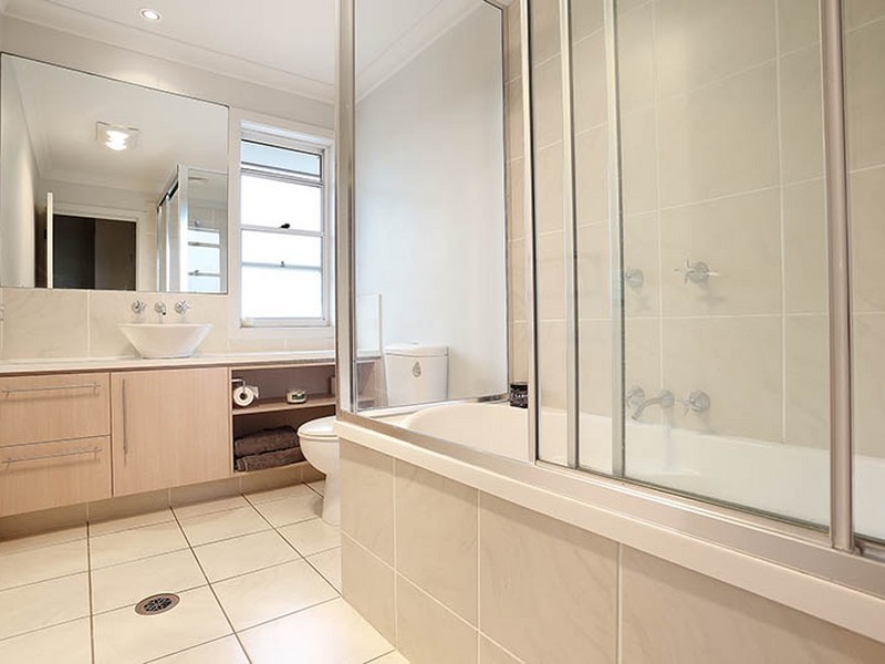 8 Grays Road, Hamilton QLD 4007