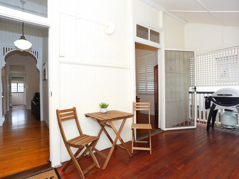 9 Jackson Street, Clayfield QLD 4011