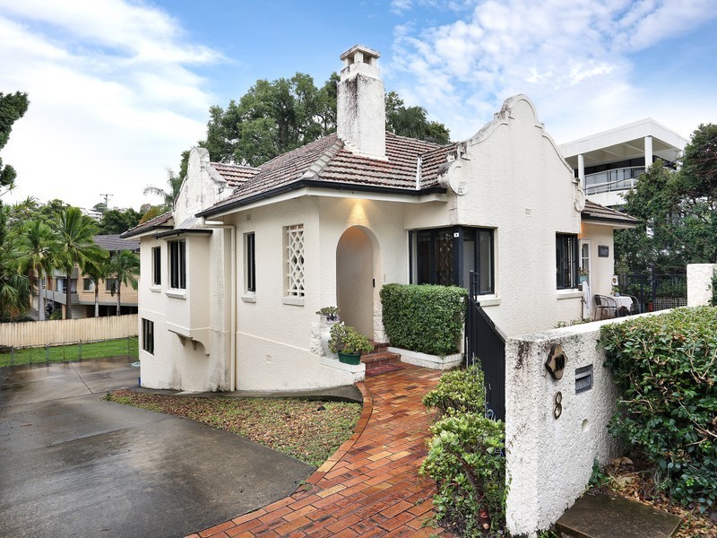 8 Grays Road, Hamilton QLD 4007