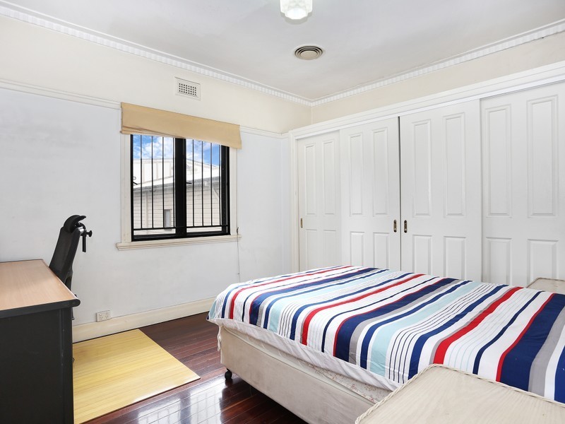 8 Grays Road, Hamilton QLD 4007