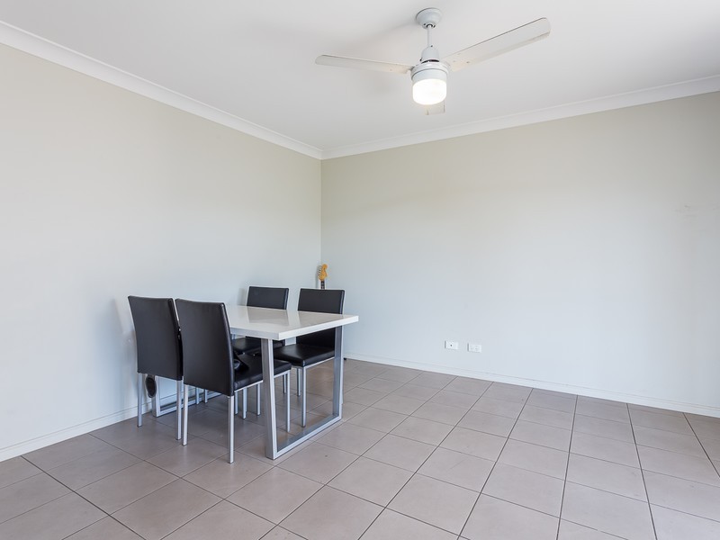 2/17 Golden Crest Pl, Bellbowrie QLD 4070