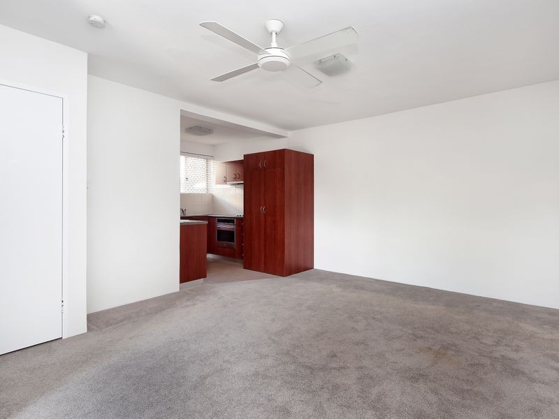 2/161 Flower Street, Northgate QLD 4013