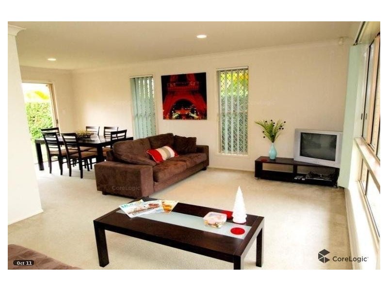 6 Bengar Place, Seventeen Mile Rocks QLD 4073