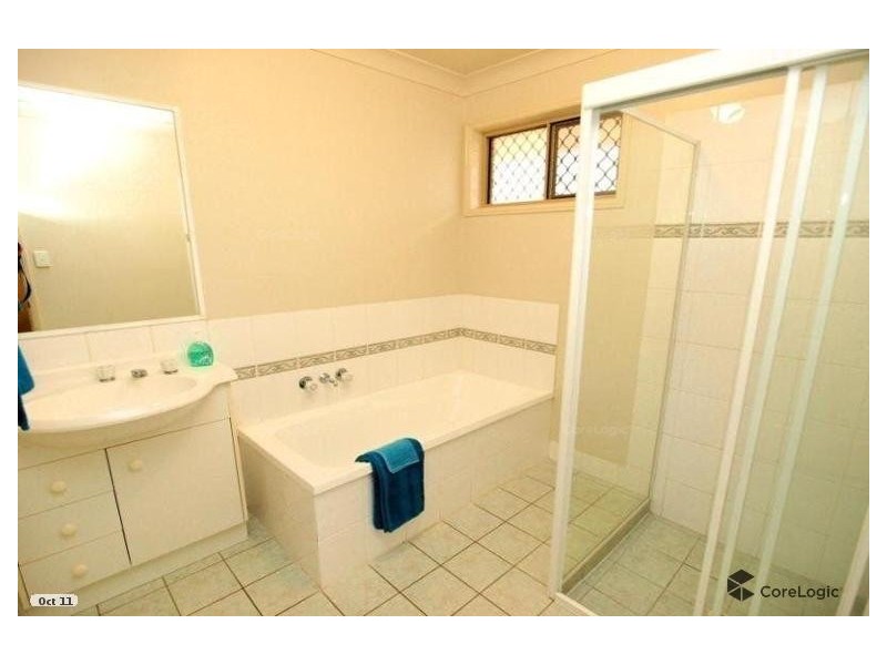 6 Bengar Place, Seventeen Mile Rocks QLD 4073