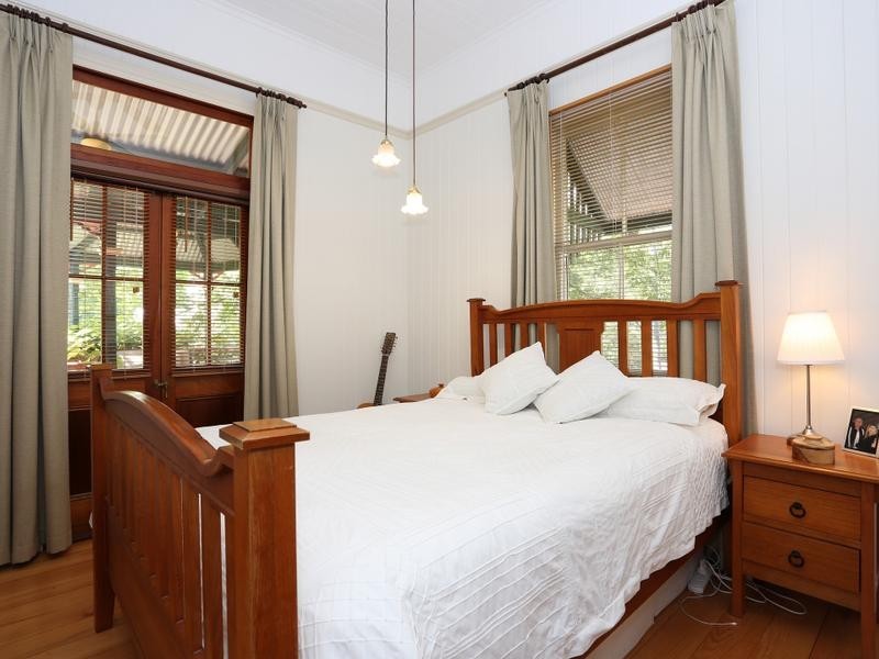 19 Wattle Avenue, Yeerongpilly QLD 4105