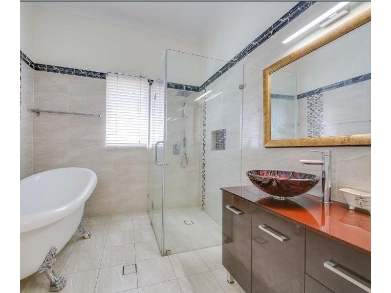 24 Vine Street, Clayfield QLD 4011