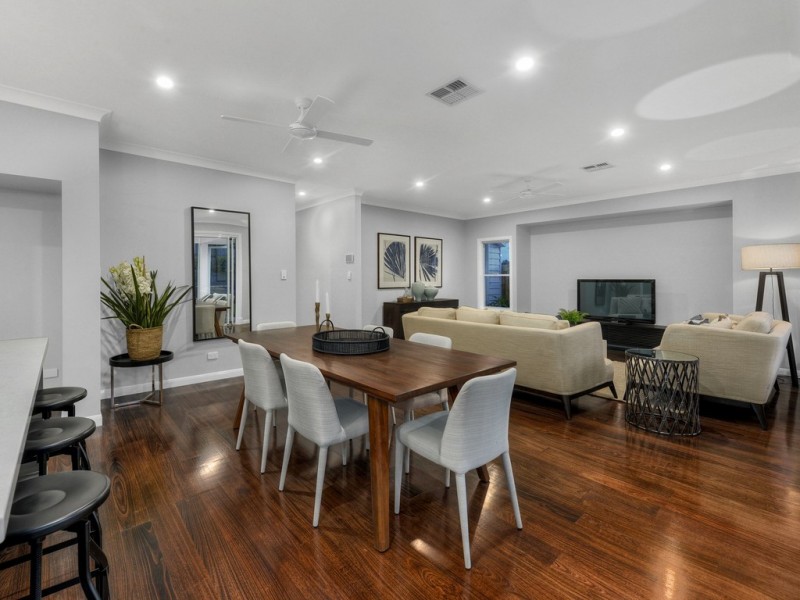 11 Arbour street, Sherwood QLD 4075