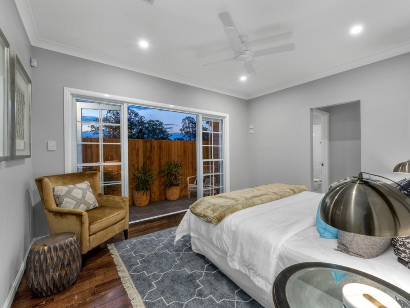 11 Arbour street, Sherwood QLD 4075