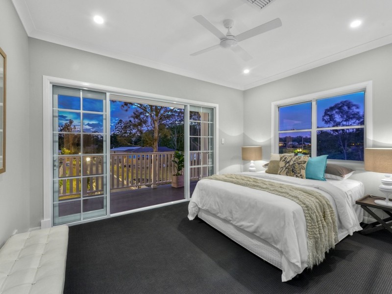 11 Arbour street, Sherwood QLD 4075