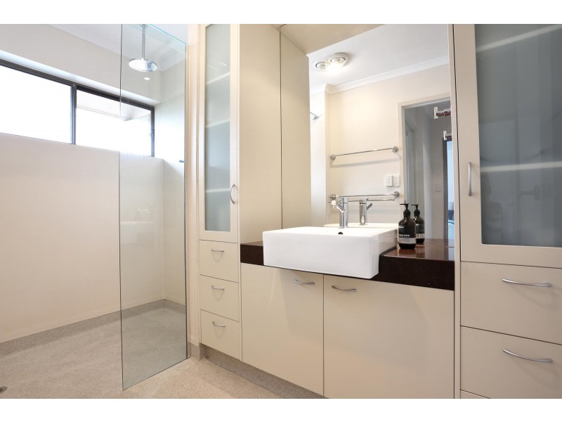 4/52 London Road, Clayfield QLD 4011