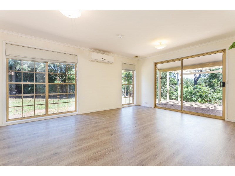 16 Allspice St, Bellbowrie QLD 4070