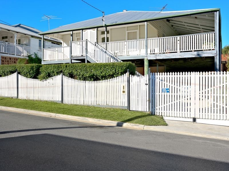 11 Hutton Street, Clayfield QLD 4011