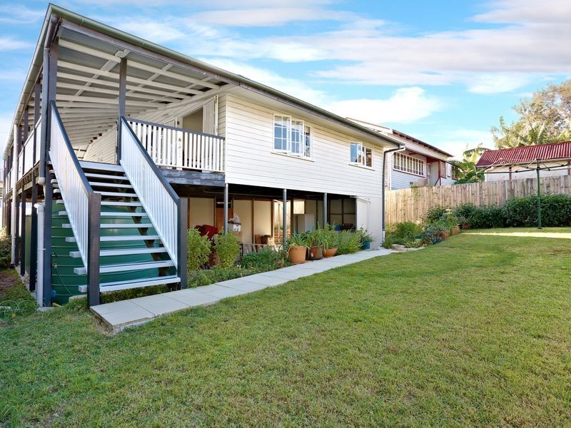 11 Hutton Street, Clayfield QLD 4011