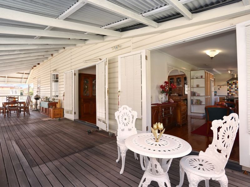 11 Hutton Street, Clayfield QLD 4011