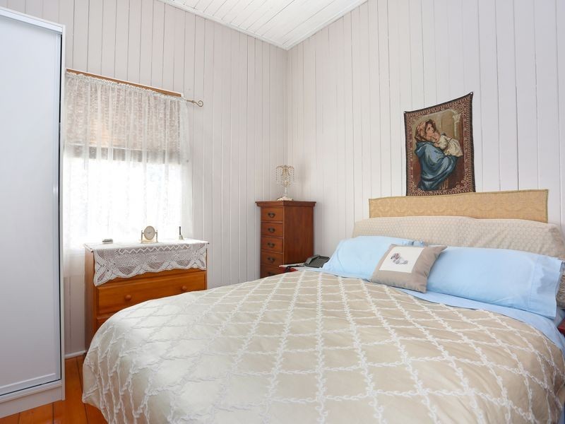 11 Hutton Street, Clayfield QLD 4011