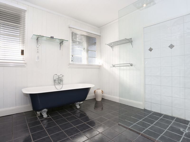 11 Hutton Street, Clayfield QLD 4011