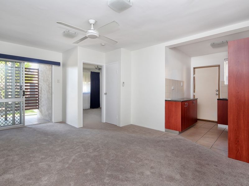 2/161 Flower Street, Northgate QLD 4013