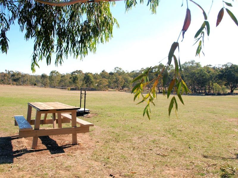 1/ Sailors Gully Court, Heathcote VIC 3523