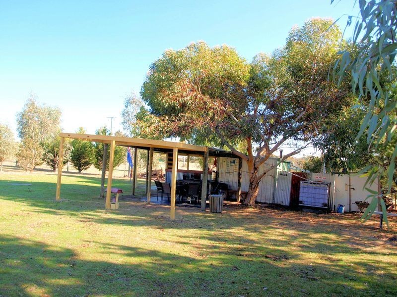 1/ Sailors Gully Court, Heathcote VIC 3523