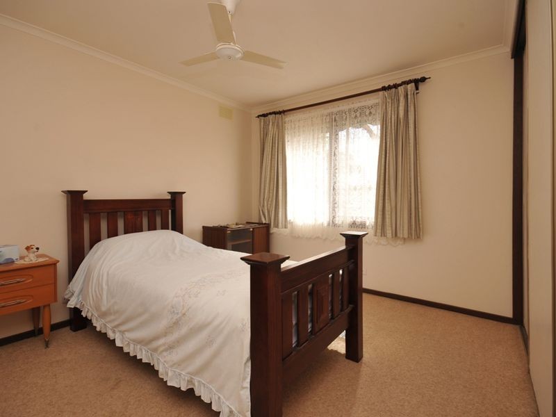 24 Boomerang Place, Heathcote VIC 3523