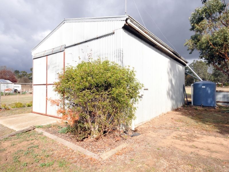 24 Boomerang Place, Heathcote VIC 3523