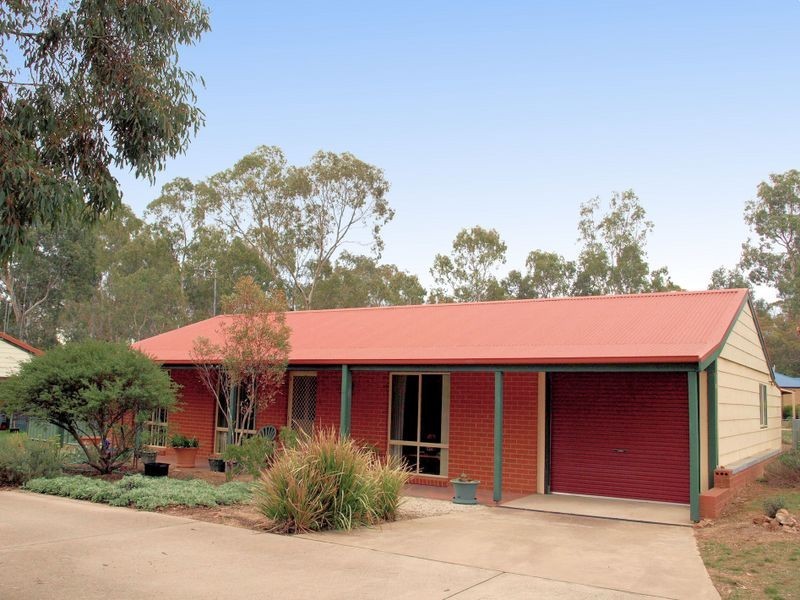 1/20 Wattle Drive, Heathcote VIC 3523